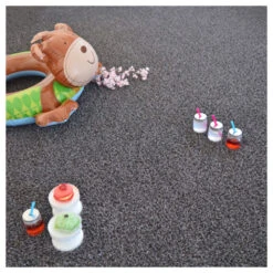 Gazon Synthétique Happy Party - Couleur Gris Foncé - Classé Feu - 20mm - 1m X 3m -VIDA Plantes Magasin 645ce1943eef91.09718439